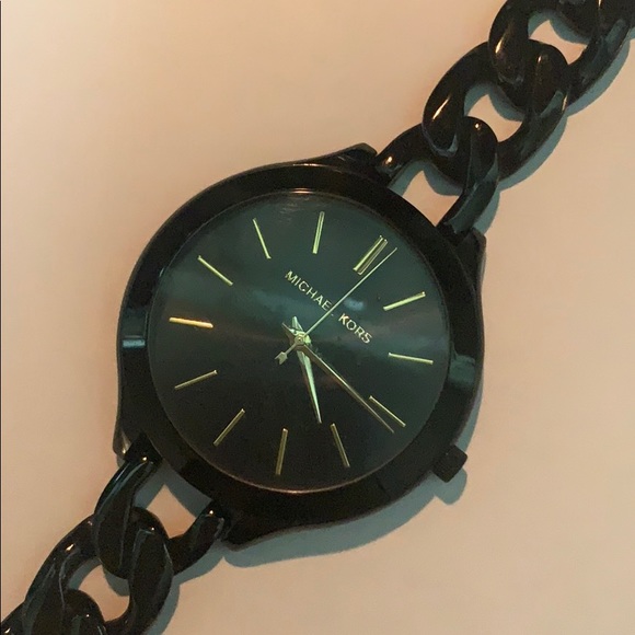 Micheal Kors watch - Picture 2 of 3